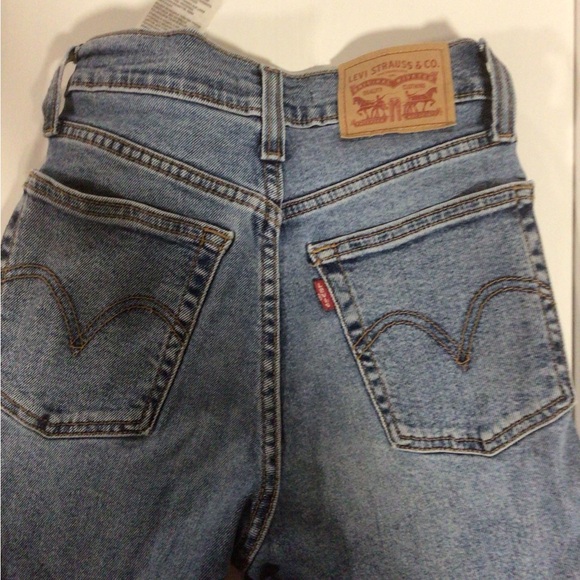 Women’s Levi’s Straight Leg Medium Blue Jeans - Picture 2 of 3